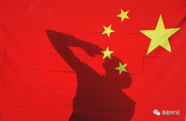 小伙路边表白富婆，亲爹一捣乱，气得他当场断绝父子关系！游戏画面