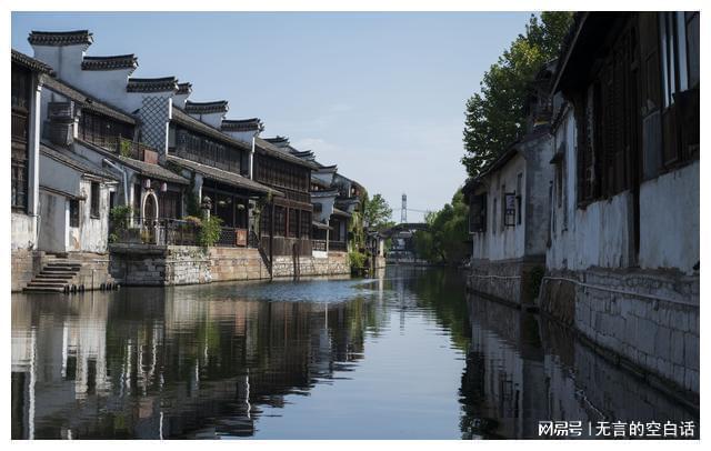 秦海璐新剧《狗剩快跑》，演技在线，但脸肿脸僵